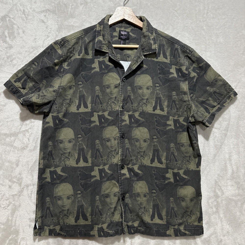 Forever 21 Bratz Print Men's L Collared Button Up Shirt Short Sleeve